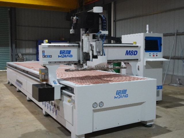 M8 Doppeltisch-CNC-Fräse