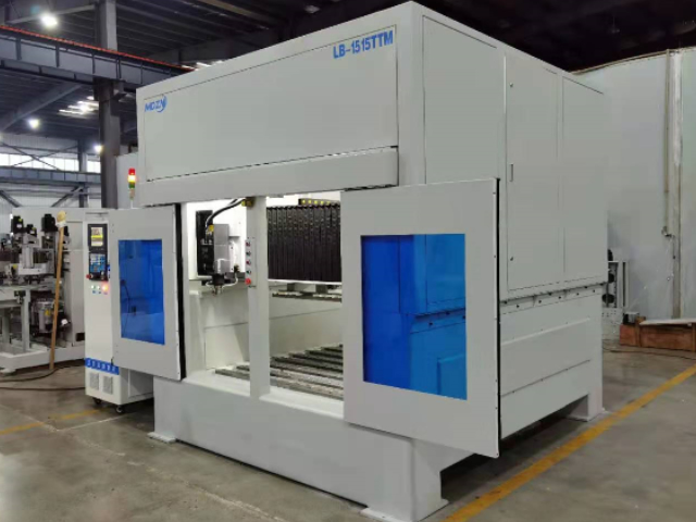 Automatische Profilmaschine M-1515TTM