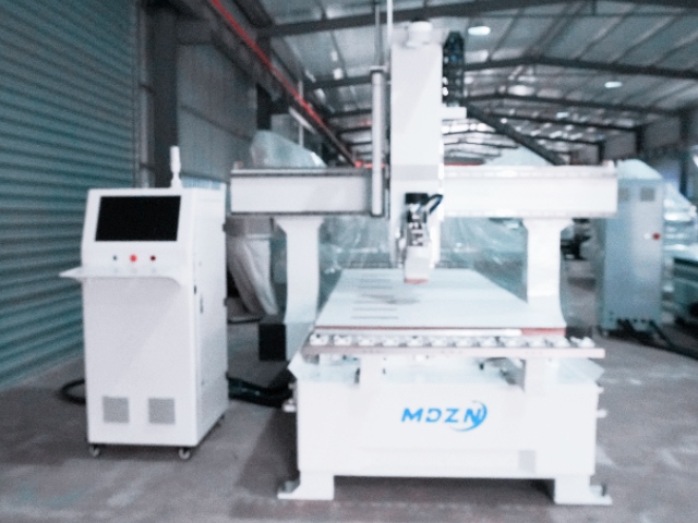 M-BP1200 4-Achs-Bearbeitungszentrum