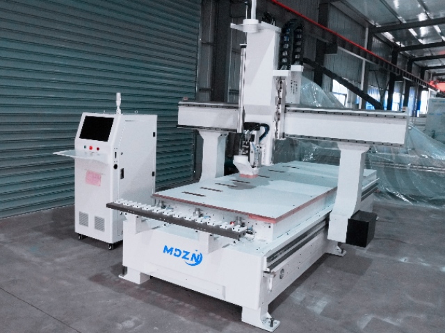 M-BP1200 4-Achs-Bearbeitungszentrum