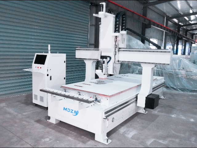 M-BP1200 4-Achs-Bearbeitungszentrum