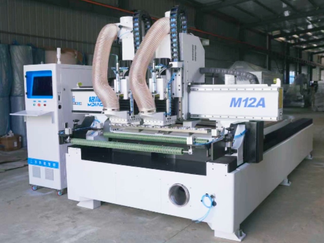 M12A CNC-Graviermaschine + Doppelspindeln + 12-Werkzeug-Magazin