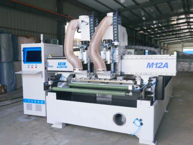 M12A CNC-Graviermaschine + Doppelspindeln + 12-Werkzeug-Magazin
