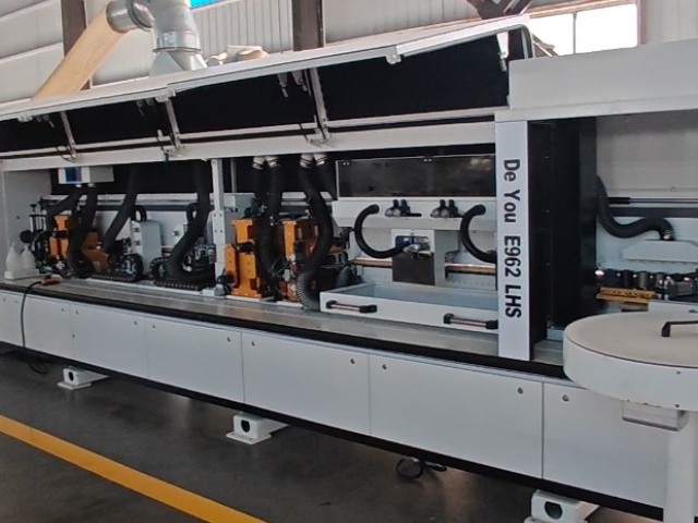 E962 LHS Laser-Kantenanleimmaschine