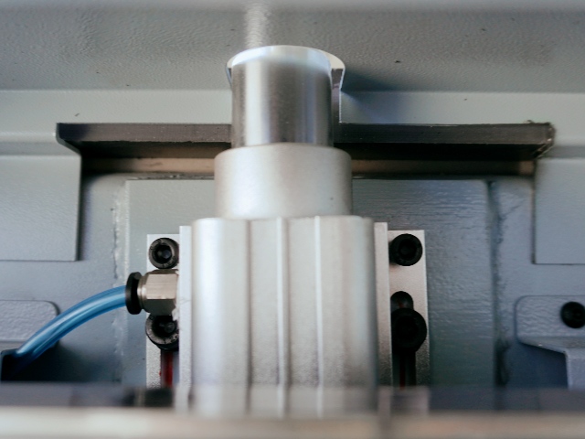 Automatic tool change CNC router supplier CNC machine center manufacturer